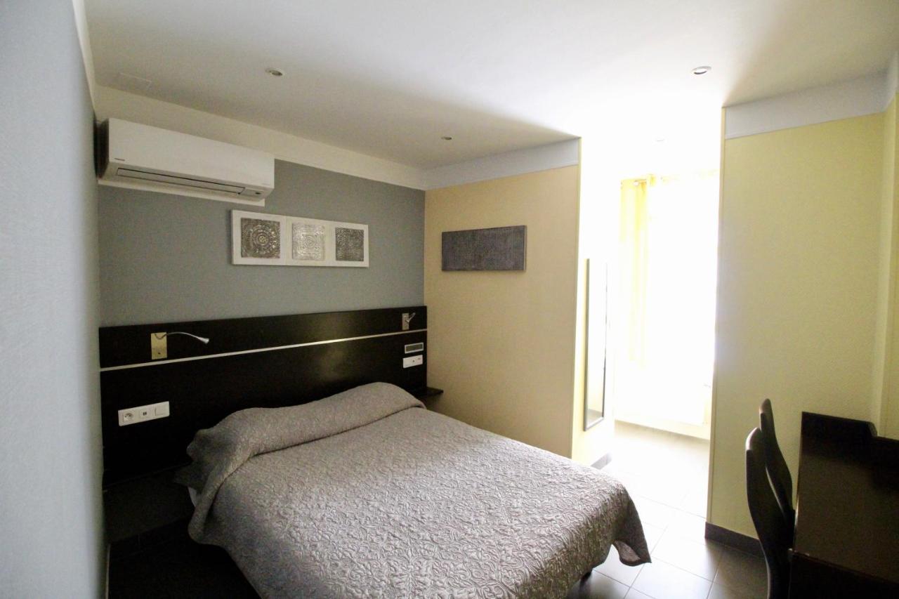 Hotel Des Pyrenees Paris Eksteriør bilde